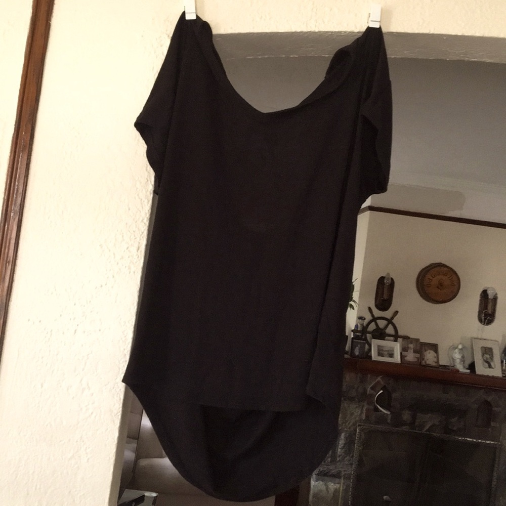 Express -Long line, oversized black tee